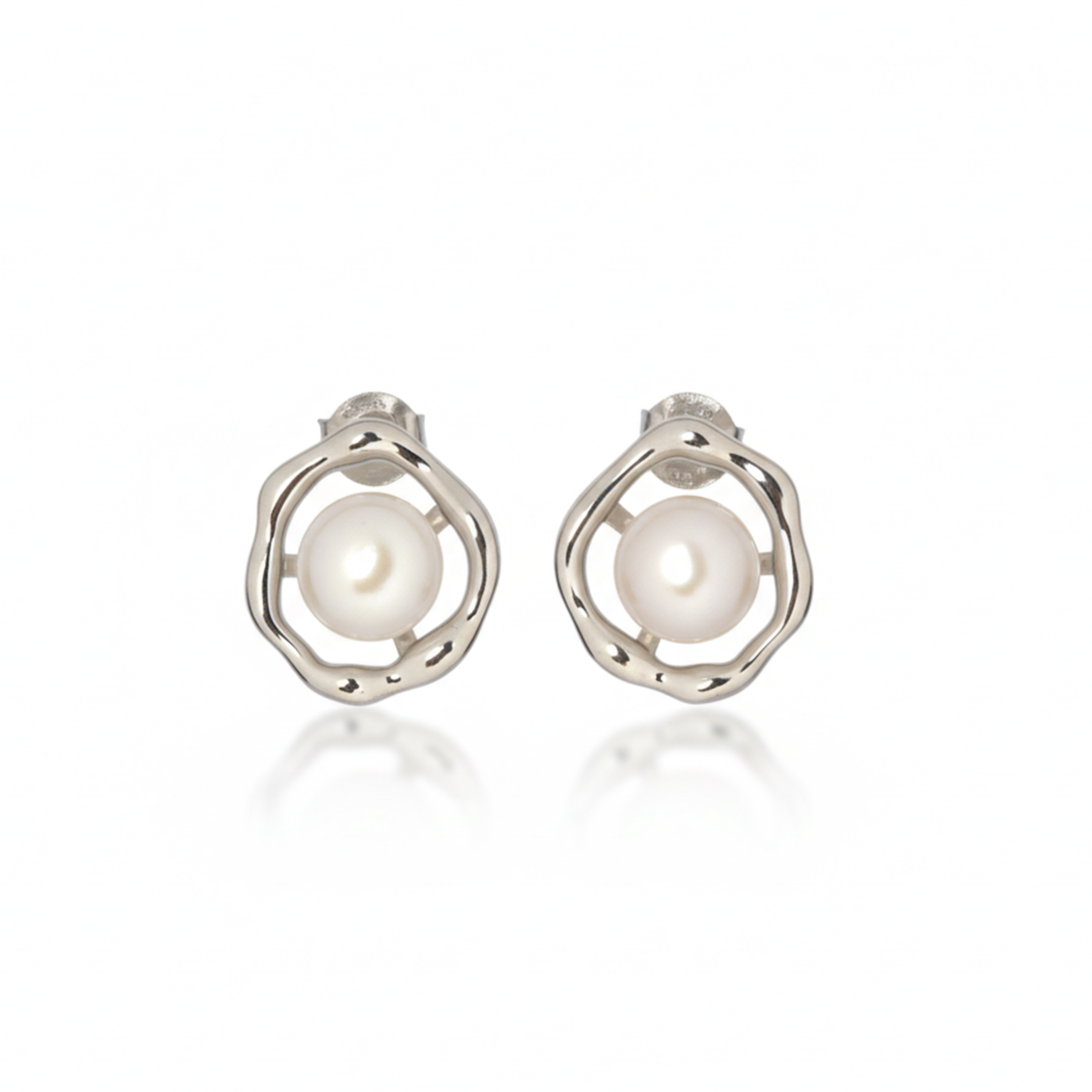 Wire Nest Pearl Earrings