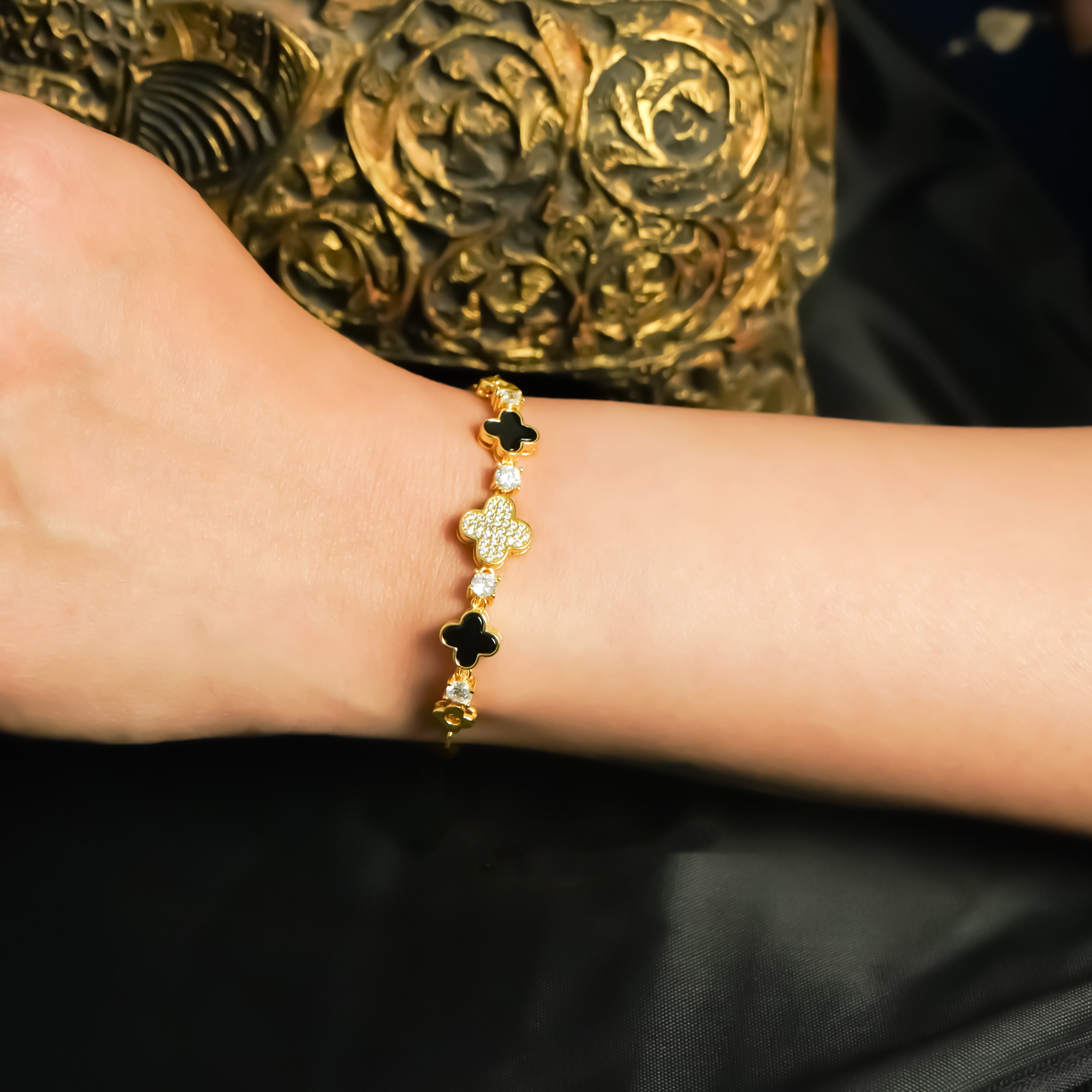 Noir Clover Bracelet