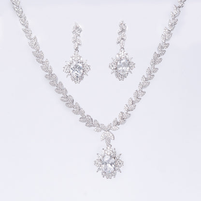 Sparkle leaf Necklace With Earrings