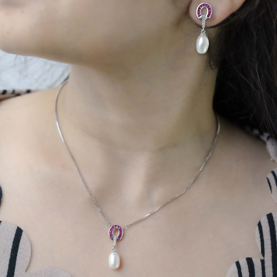 Halo Pearl Pendant With Earring & Chain