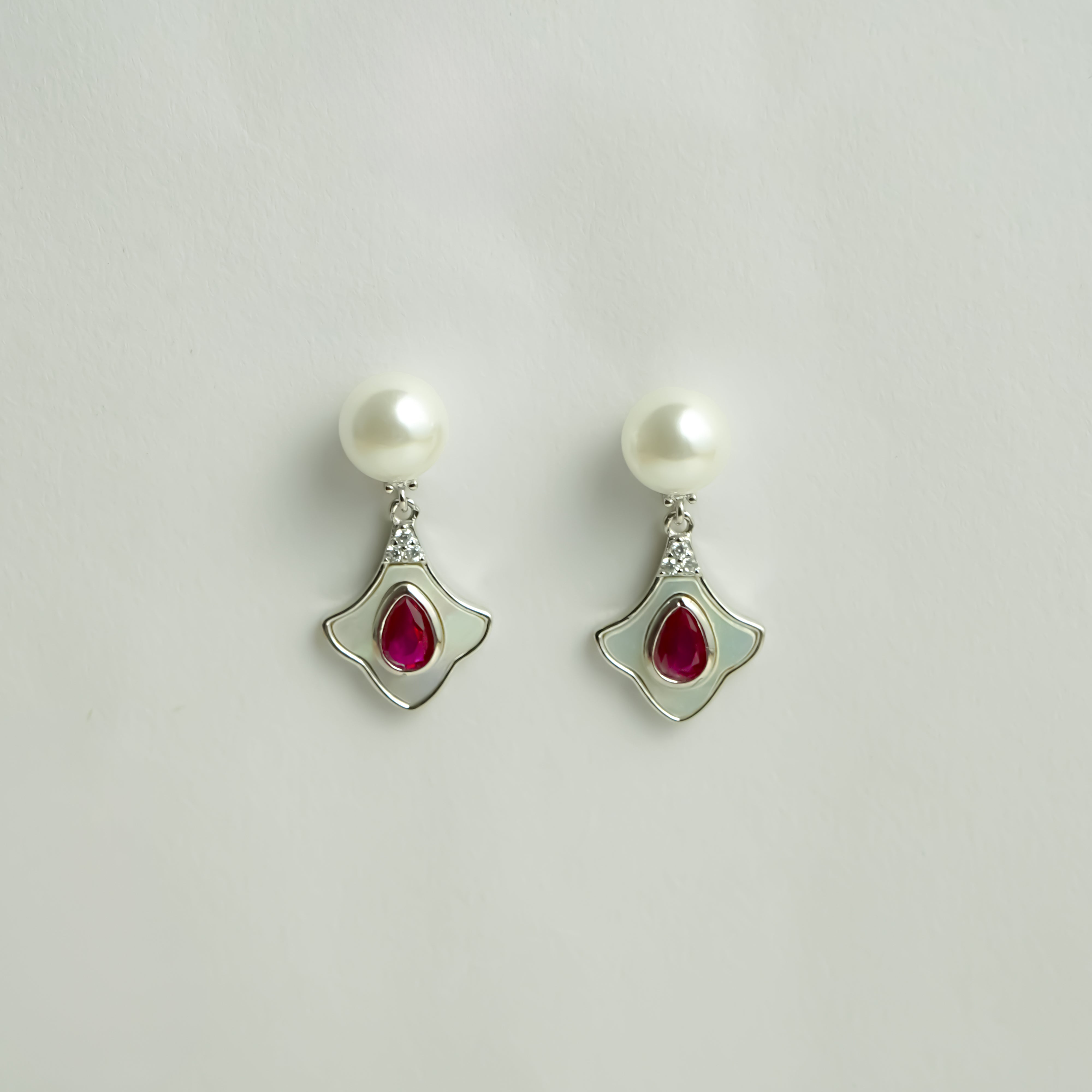 Pearl Royale Drop Earrings - Pink