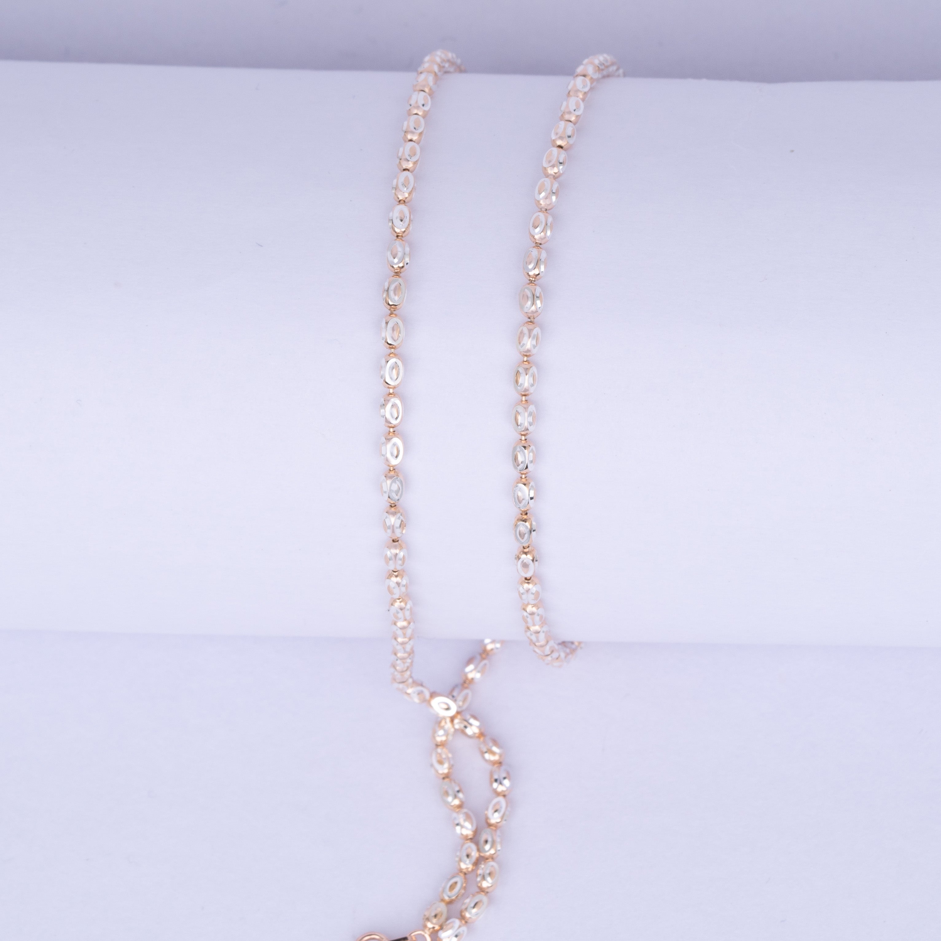 Elegant Textured Chain