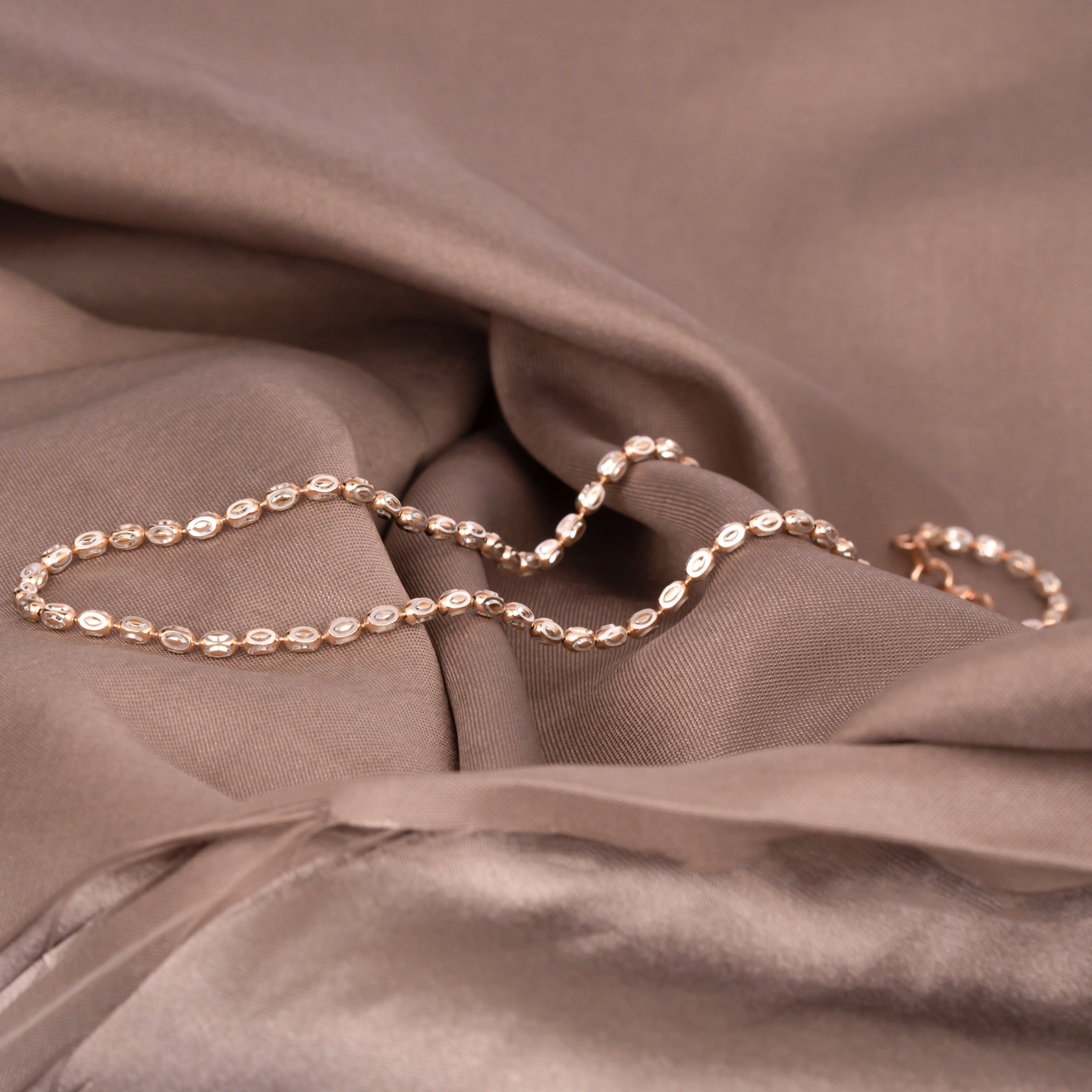 Elegant Textured Chain