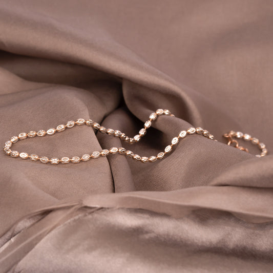 Elegant Textured Chain