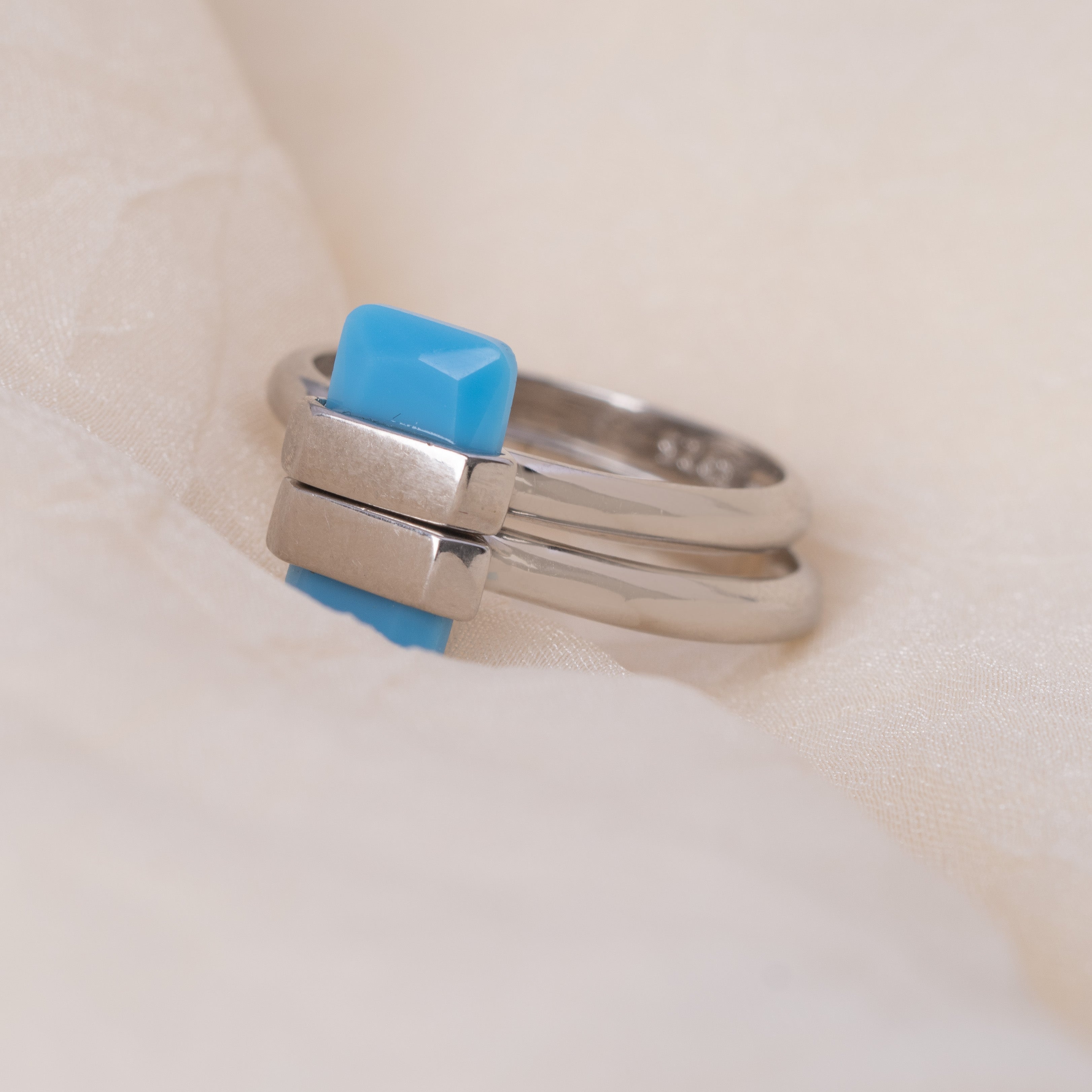 Blue Silver Magnet Ring