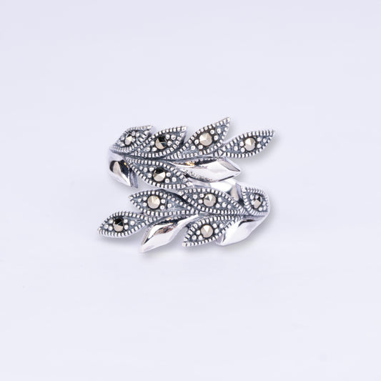 Elegant Leafy Silver Ring