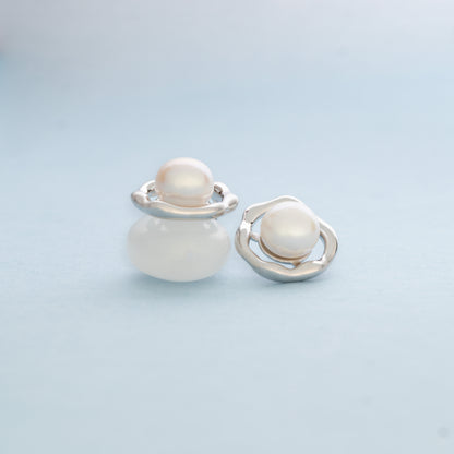 Wire Nest Pearl Earrings