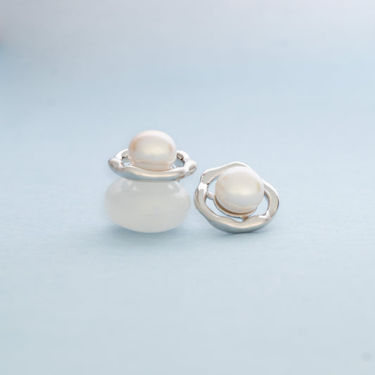 Wire Nest Pearl Earrings