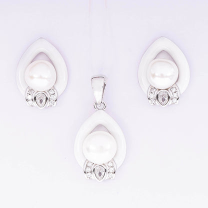 Elegant Pearl Drop Pendant With Earrings