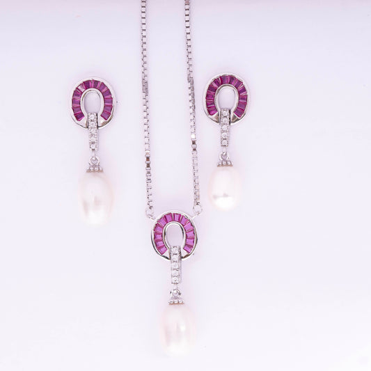 Halo Pearl Pendant With Earring & Chain