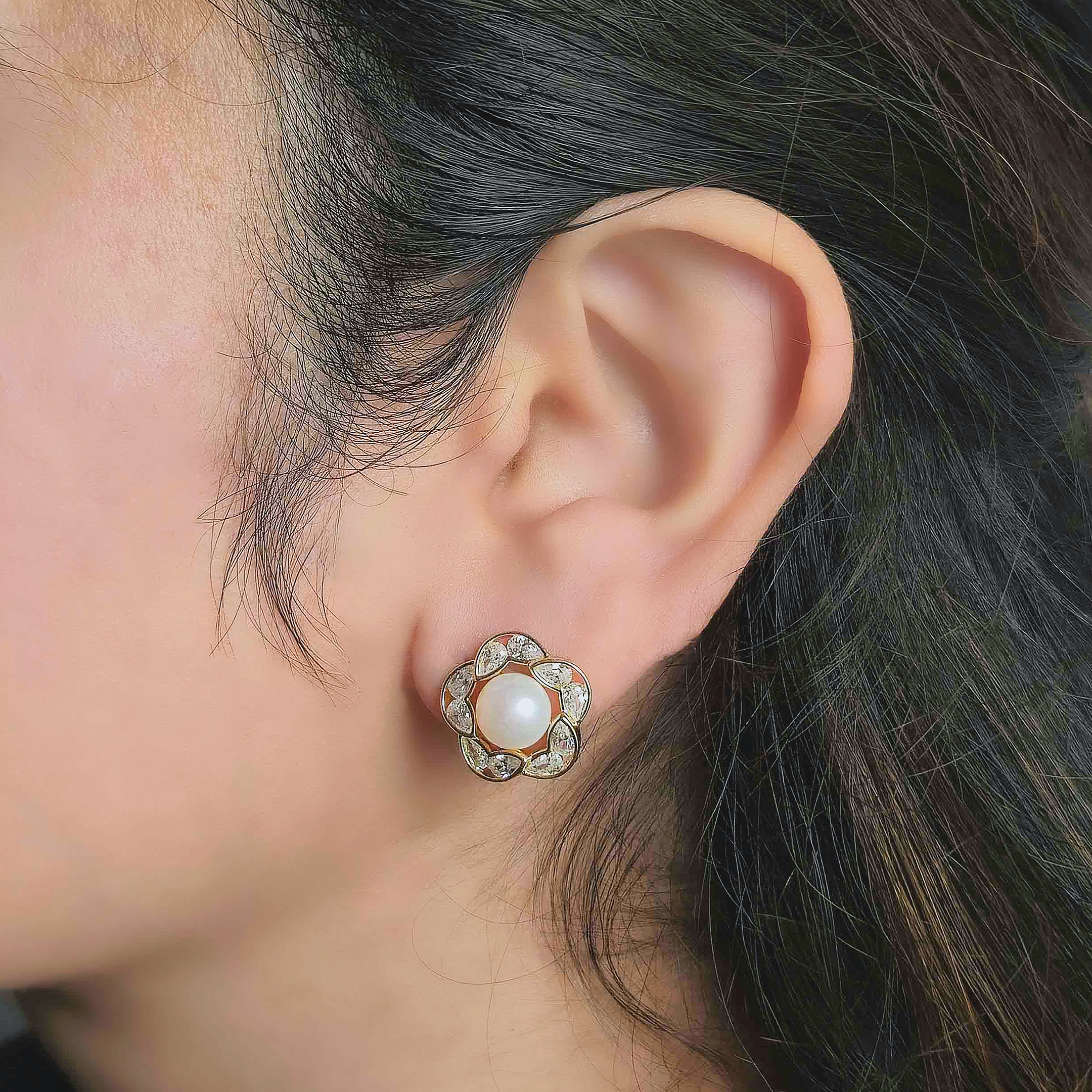 Petal Pearl Earrings