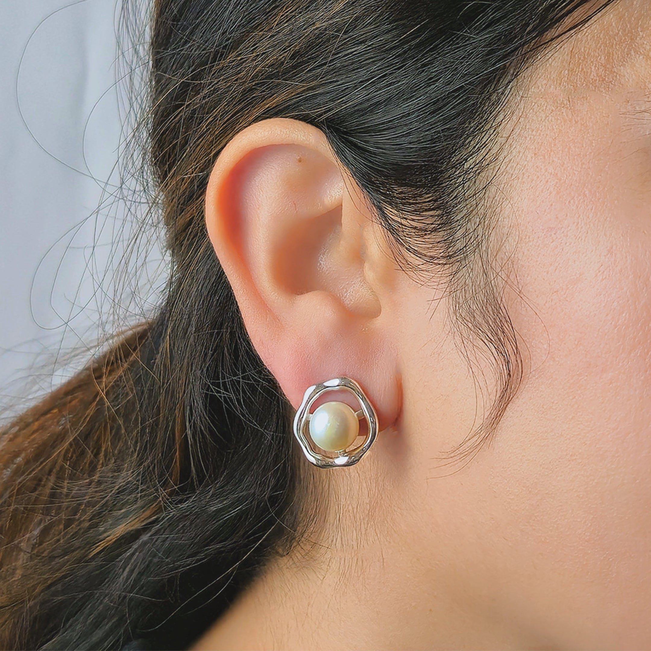 Wire Nest Pearl Earrings