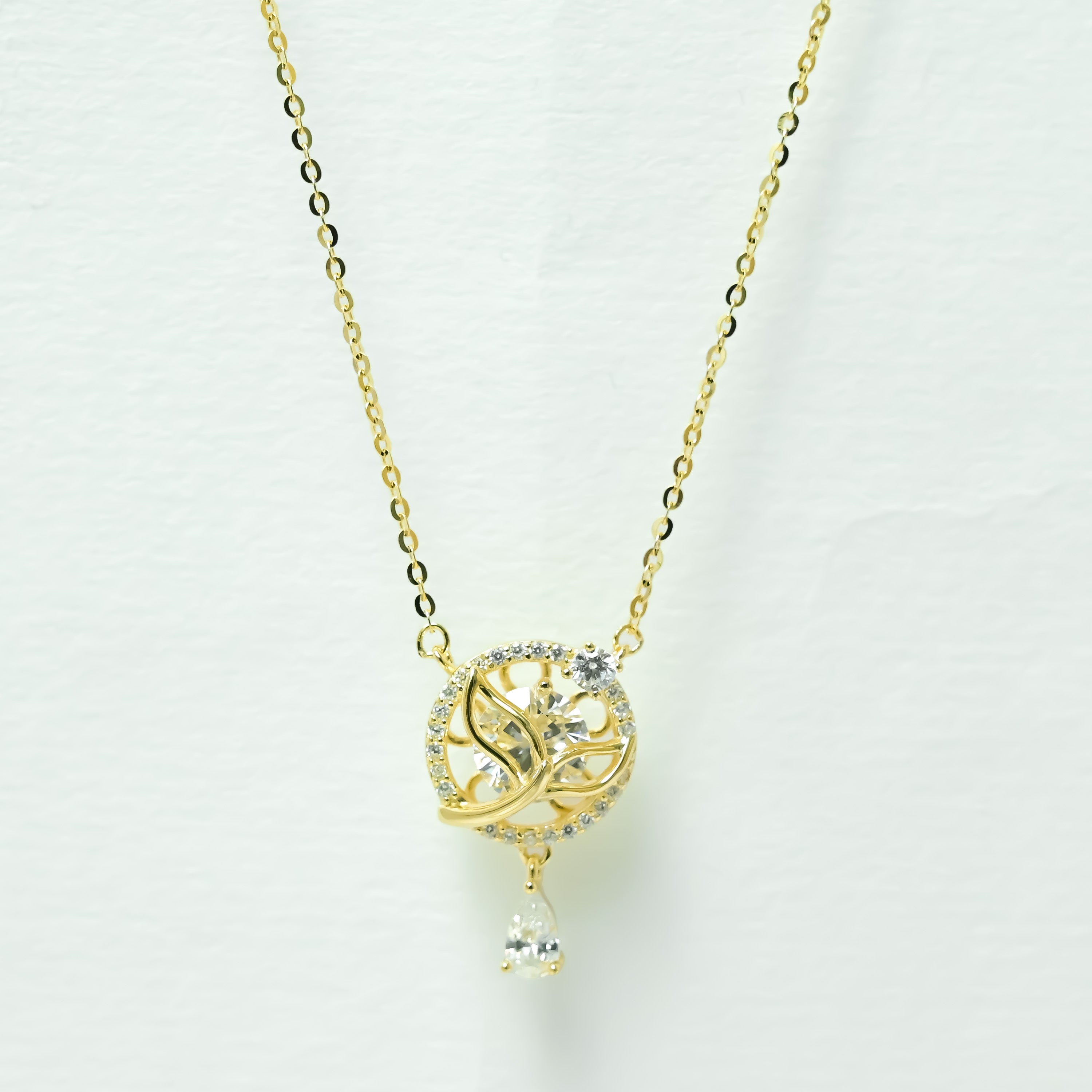 Blossom Halo Necklace - Gold Plated