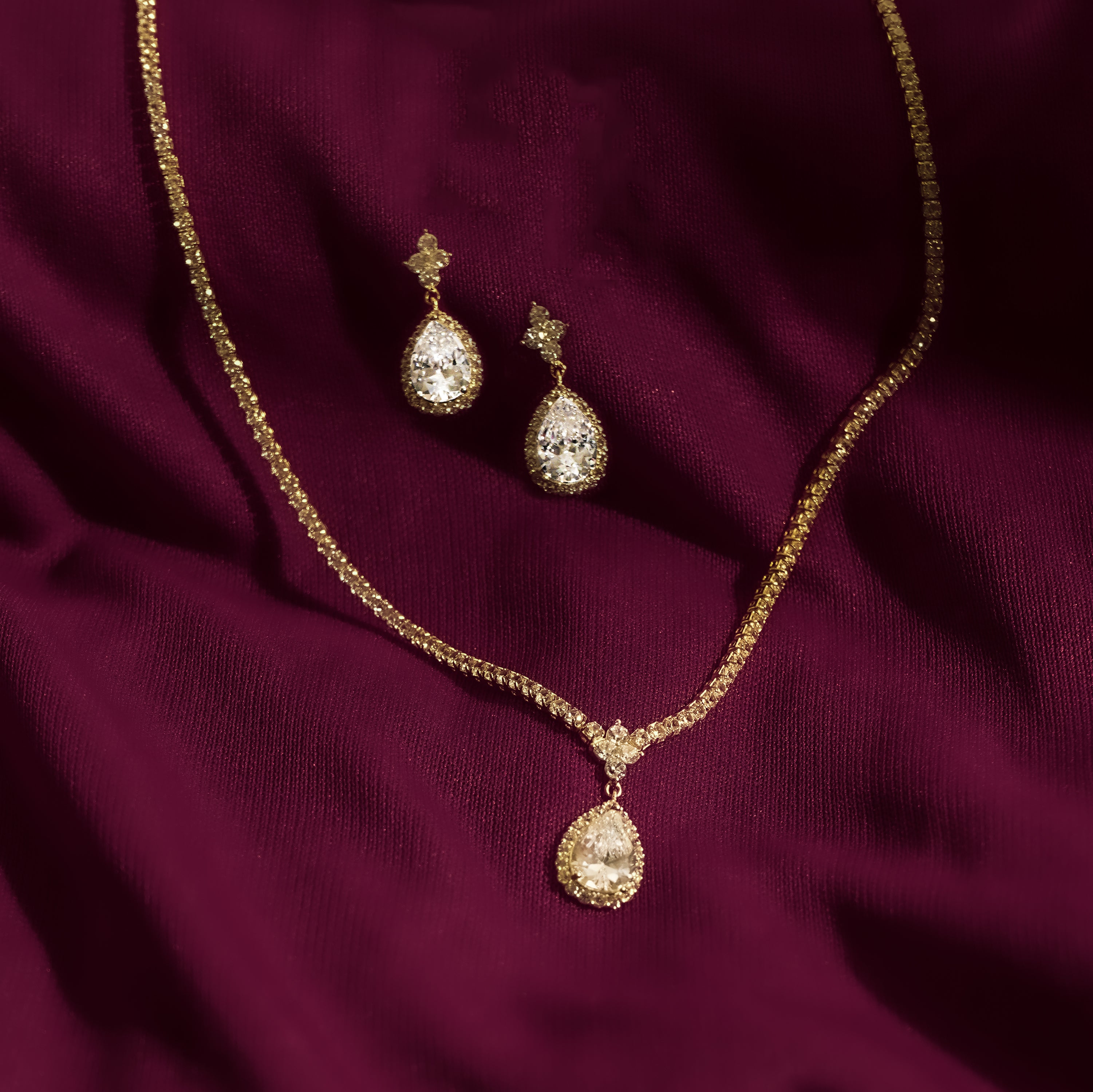 Crystal Royale Necklace With Earrings