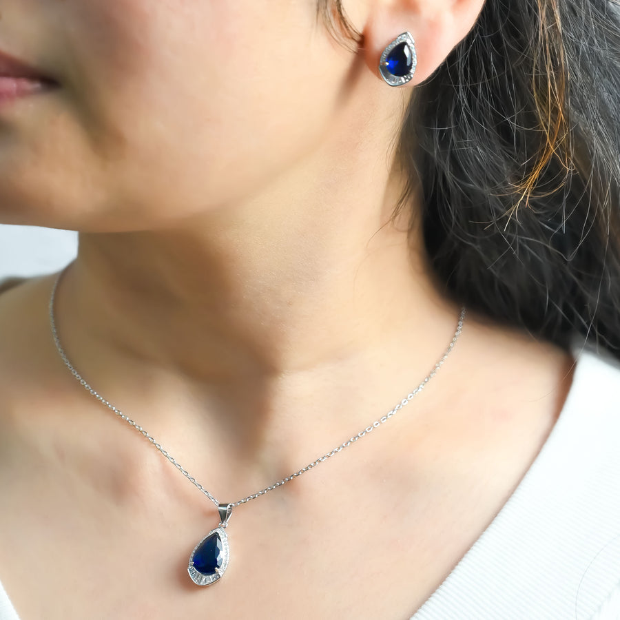 Blue Majesty Pendant With Earrings