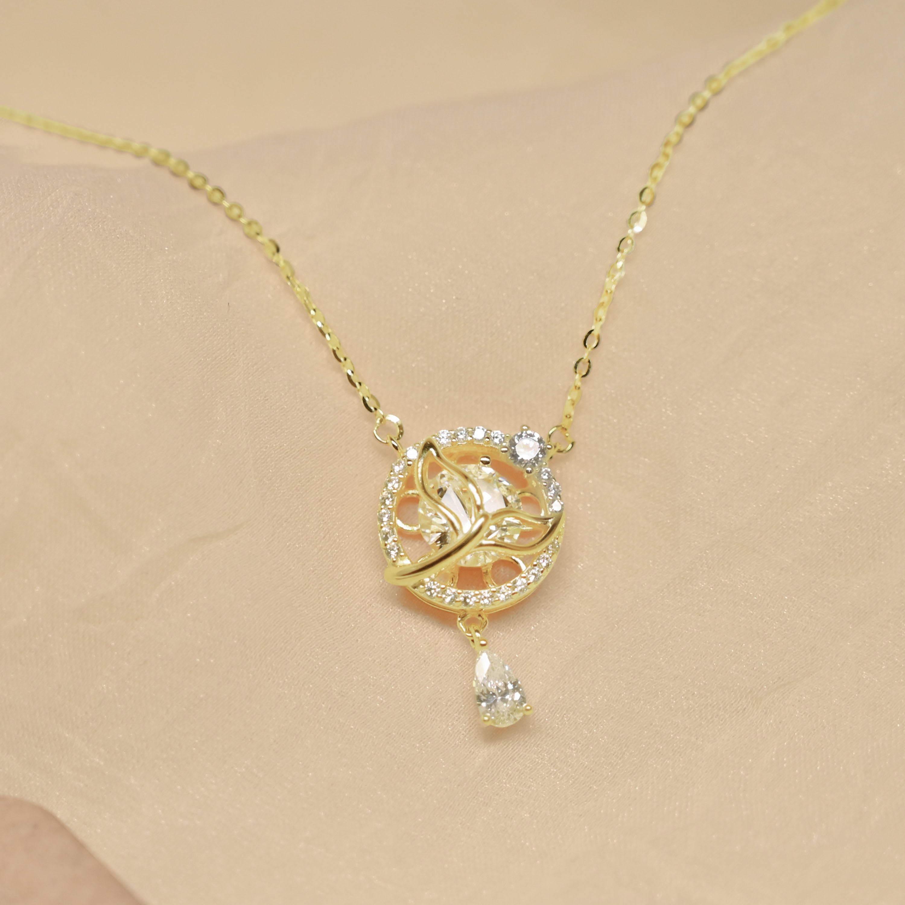 Blossom Halo Necklace - Gold Plated