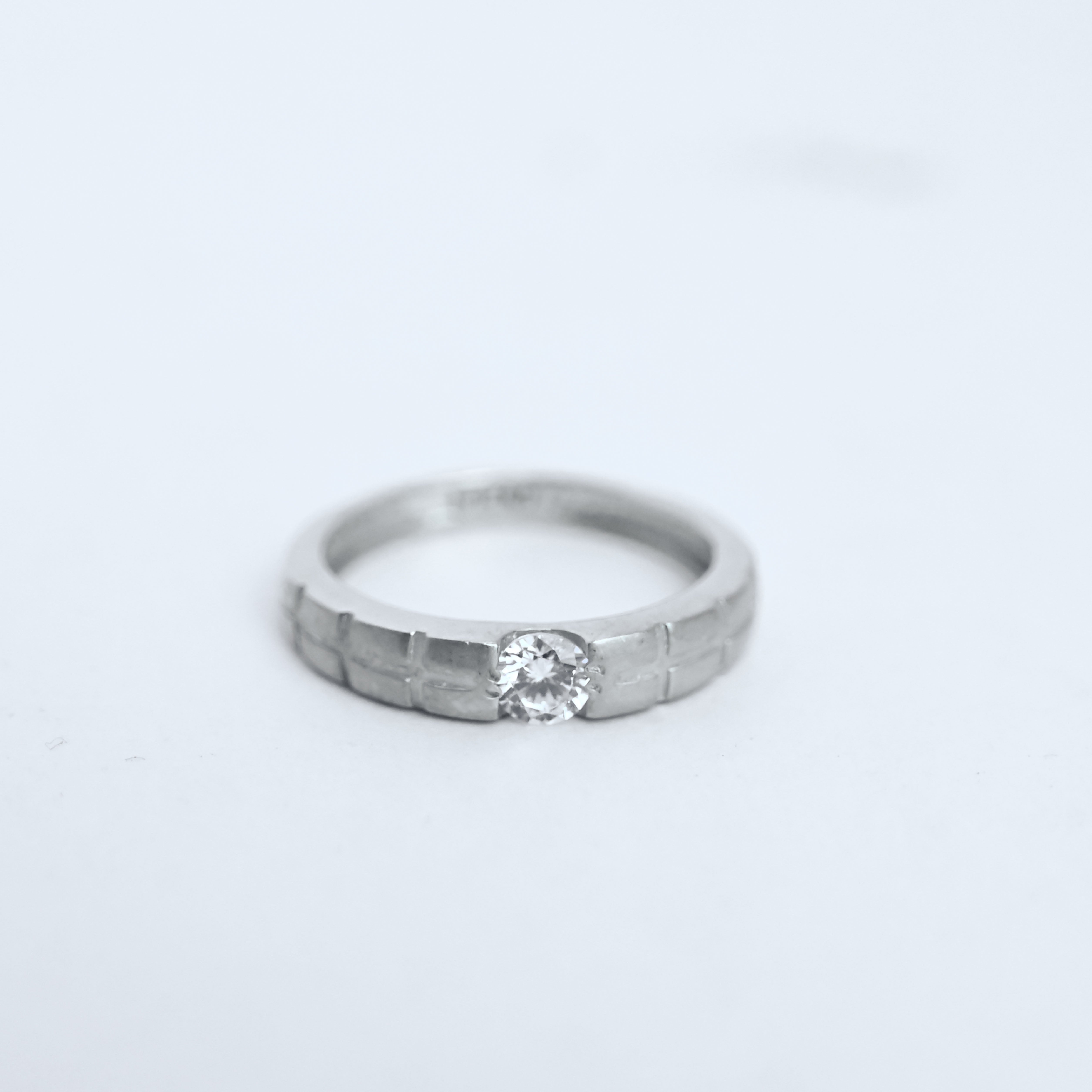 Texture Design Stone Ring