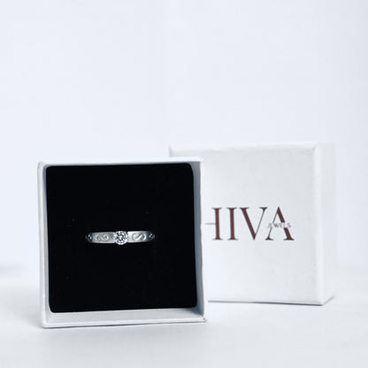Swirl Design Solitaire Ring
