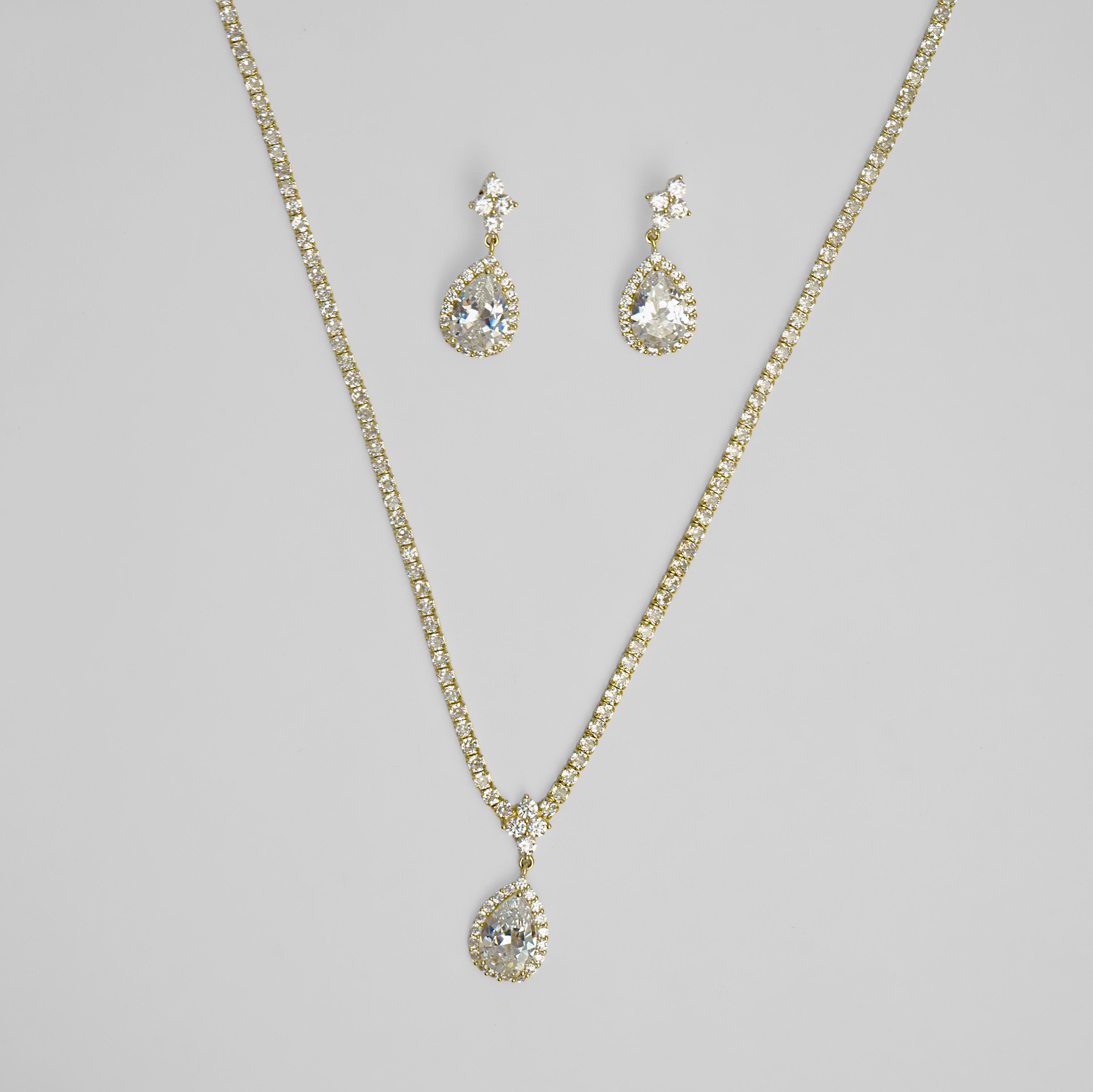Crystal Royale Necklace With Earrings