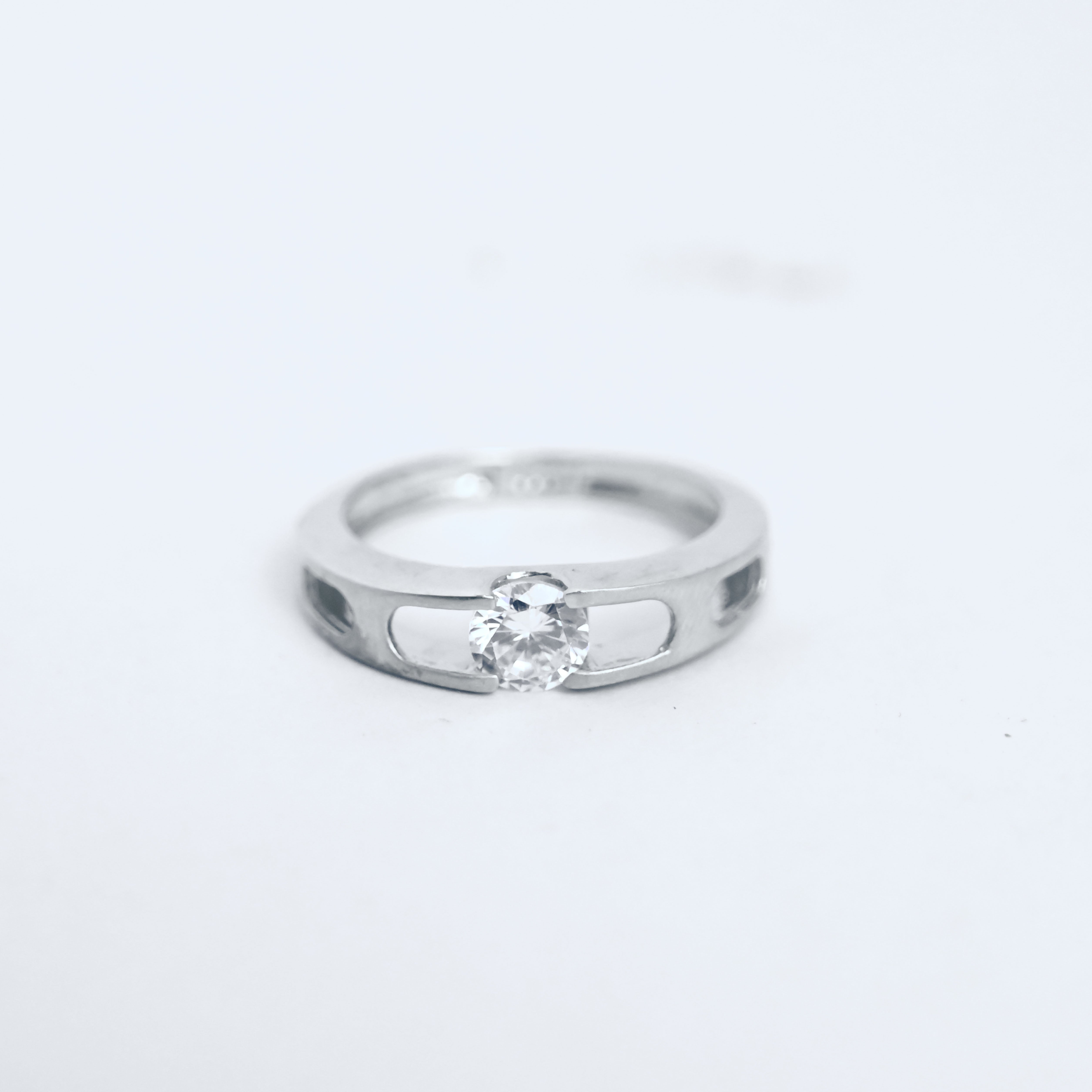 Cut Design Solitaire Ring