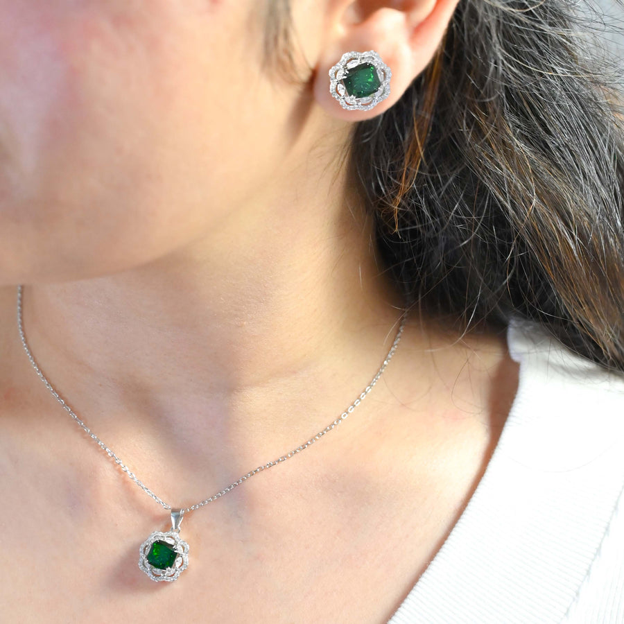 Crown Luxe Pendant With Earrings