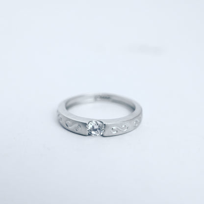 Swirl Design Solitaire Ring