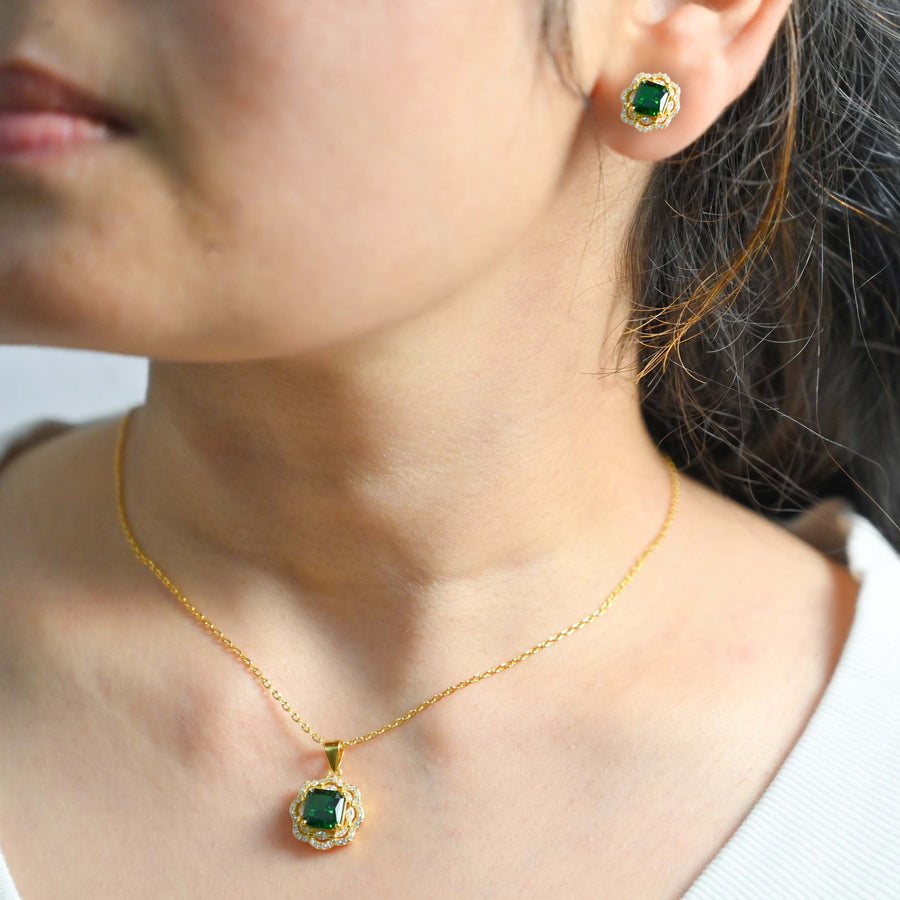 Crown Luxe Pendant With Earrings - Gold Plated