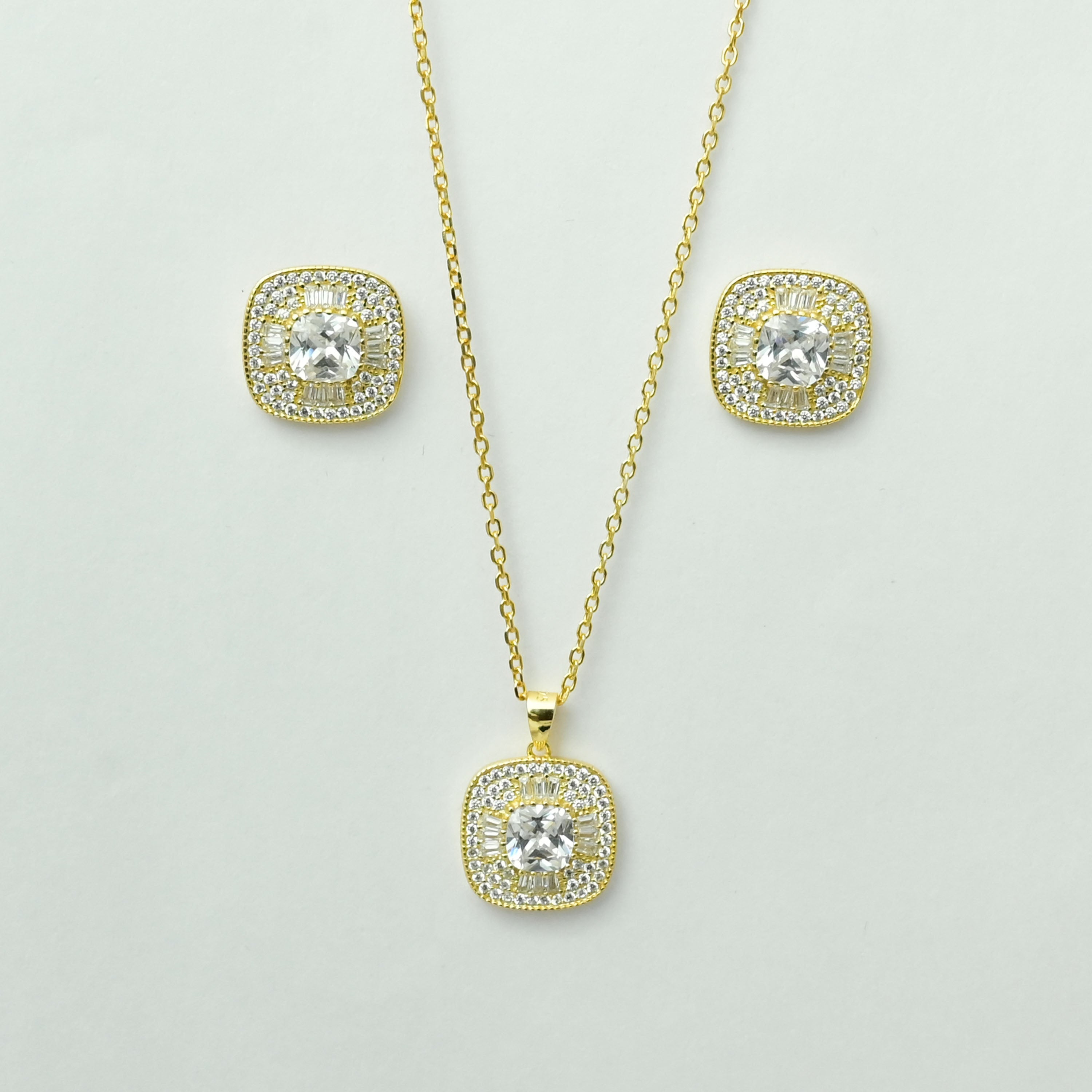 Brilliance Square Set Pendant With Earrings - Gold Plated
