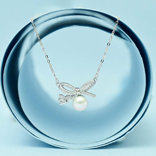 Grace Pearl Bow Necklace