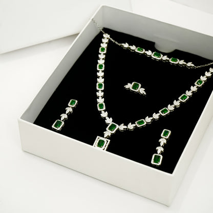 Queen’s Emerald Necklace With Earrings, Ring & Bracelet