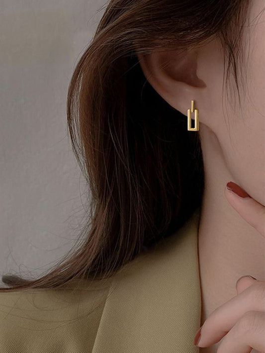 Design Ear Stud